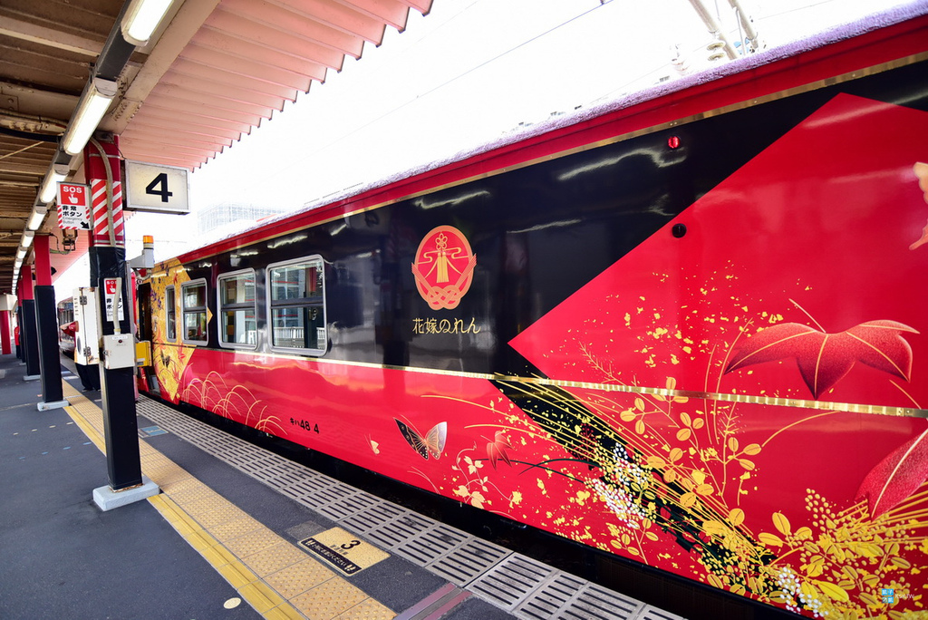 【花嫁暖簾號】花嫁のれん号：行駛於「金澤~和倉溫泉」的觀光列車，可安排前往「加賀屋」住宿