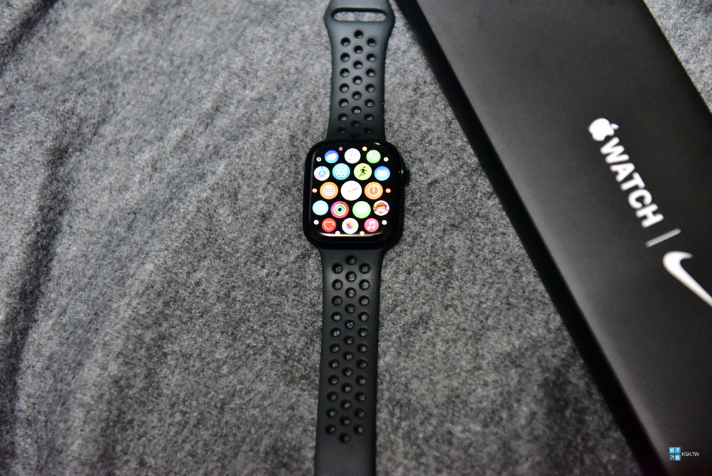 【Apple Watch】Nike S7 GPS 45mm-Nike運動型錶帶、錶面螢幕升級變大更有感、蝦皮購買價格參考、開箱與使用評價參考