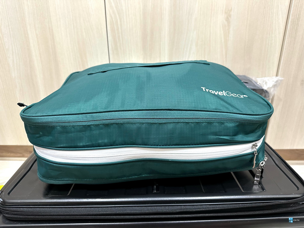 【旅行收納好物推薦】TRAVEL GEAR-超強抗壓旅行用壓縮袋，好用衣物收納袋、衣服不用怕被壓到皺皺的
